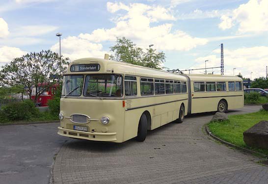 Henschel HS160OSL am Bahnhof Hattingen