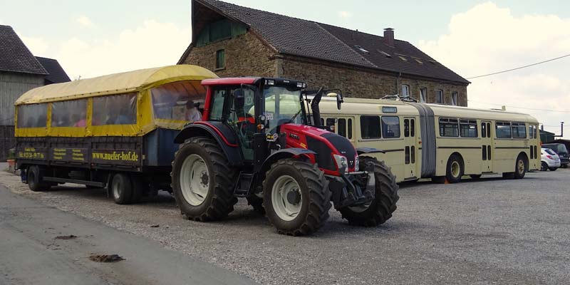 Henschel HS160 OSL am Hof Nüfer